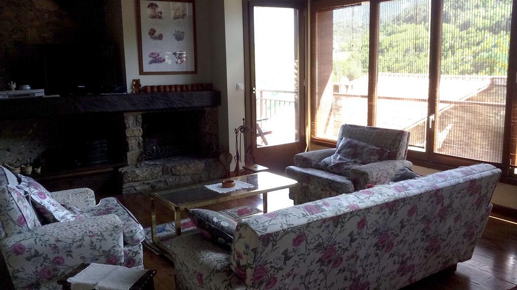 Ansobell Casa Rural Al Pirineu מראה חיצוני תמונה
